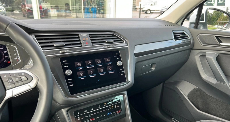 Volkswagen Tiguan cena 163900 przebieg: 6231, rok produkcji 2023 z Korfantów małe 301